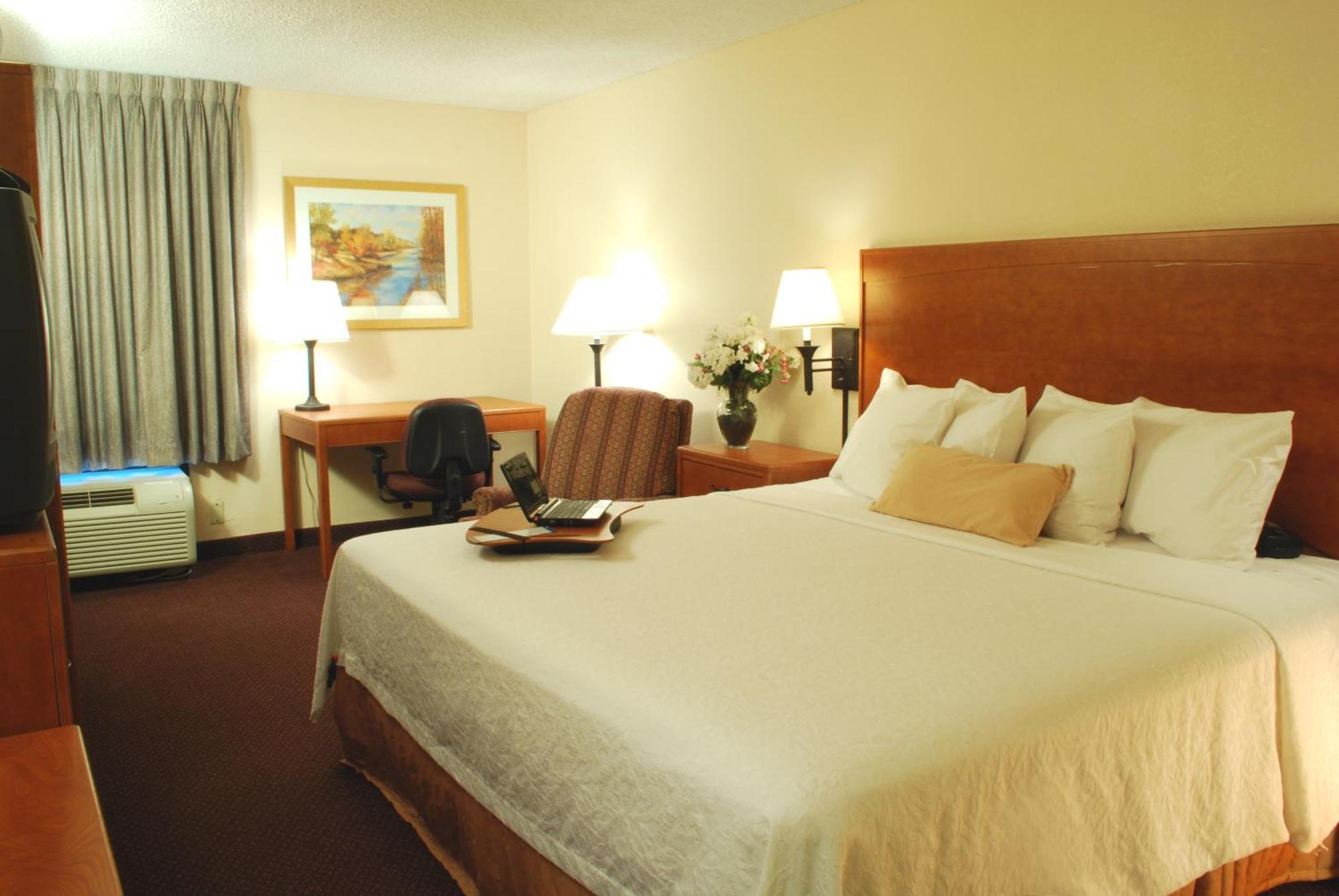 Double Room with Tub - Mobility Accessible/Non-Smoking