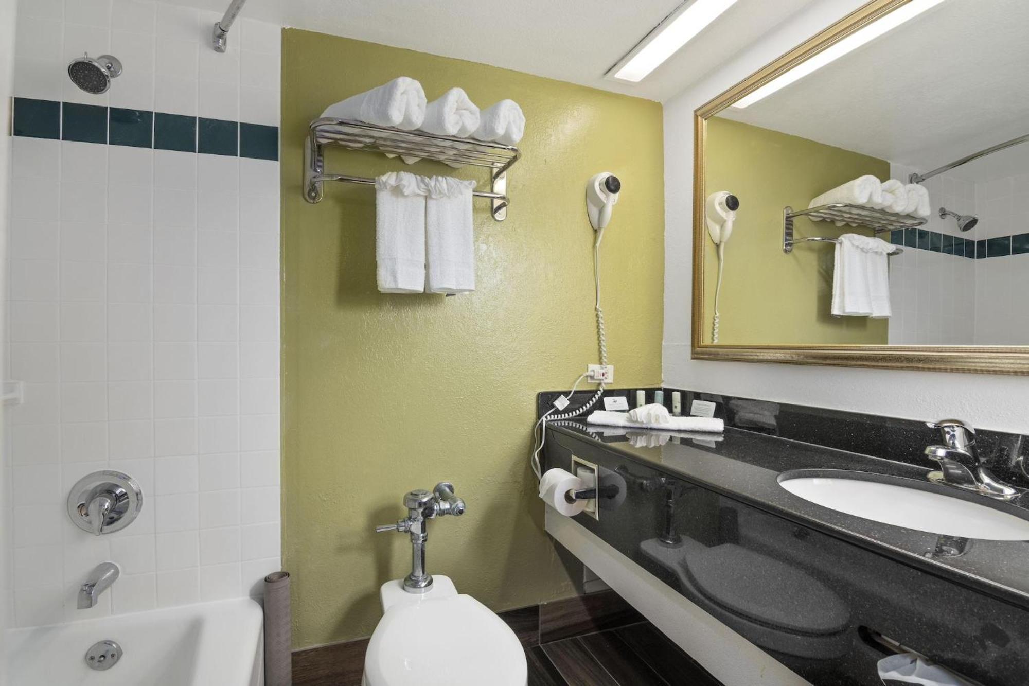 Double Room with Two Double Beds - Accessible/Non-Smoking,1592901466:JPEG