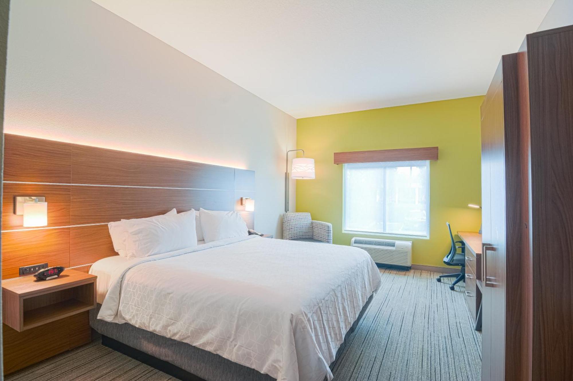 Standard King Room
