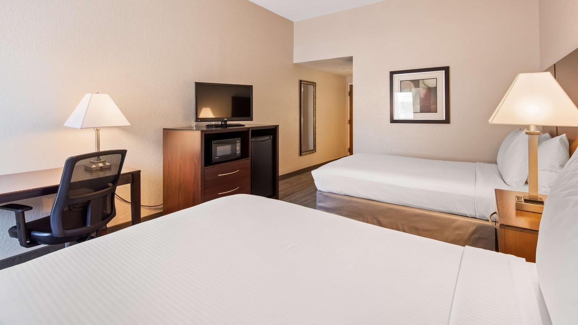 Double Room with Two Double Beds and Roll-In Shower - Disability Access,1280412289:JPEG