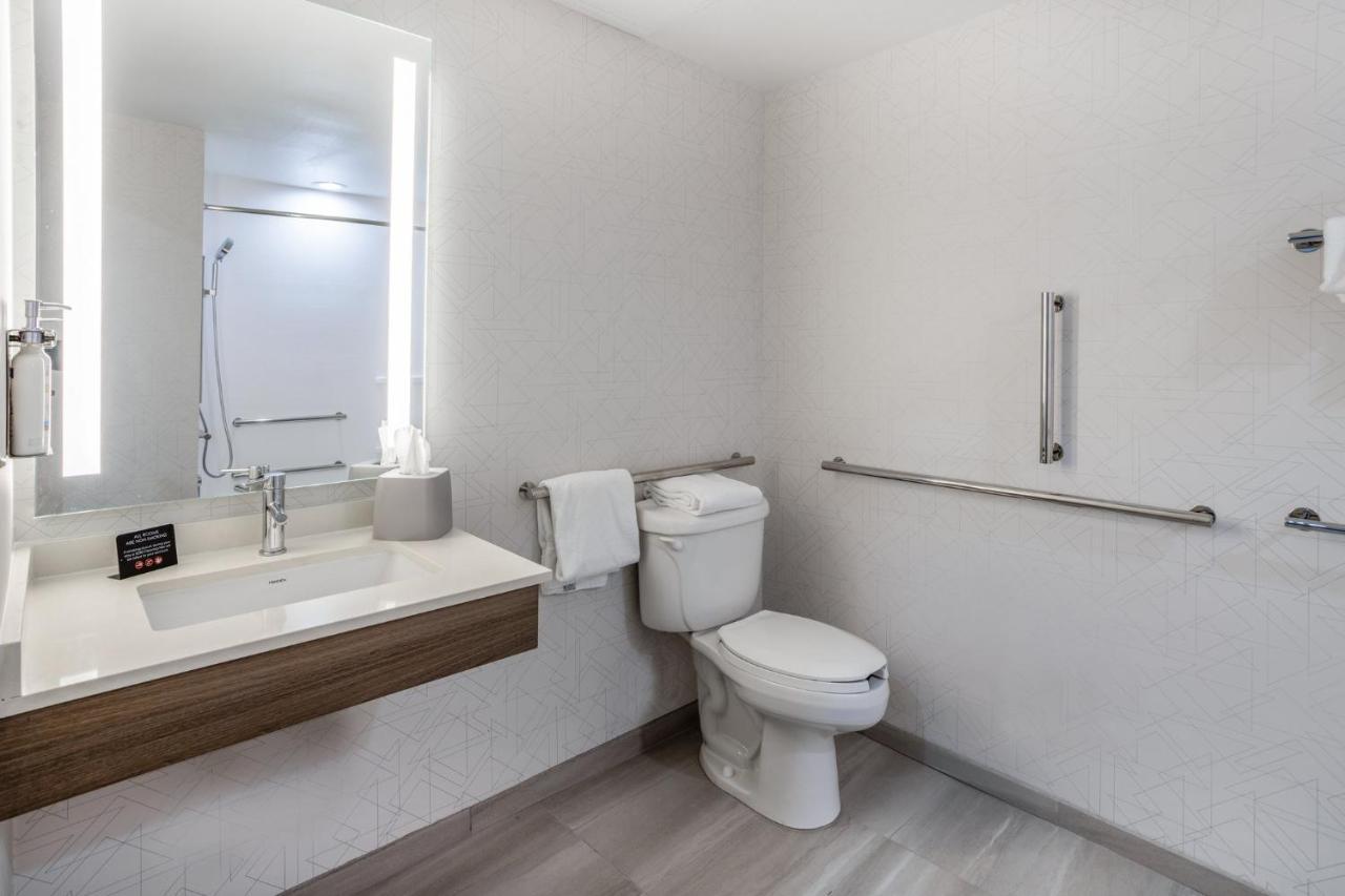 King Room Mobility Access or Hearing Accessible