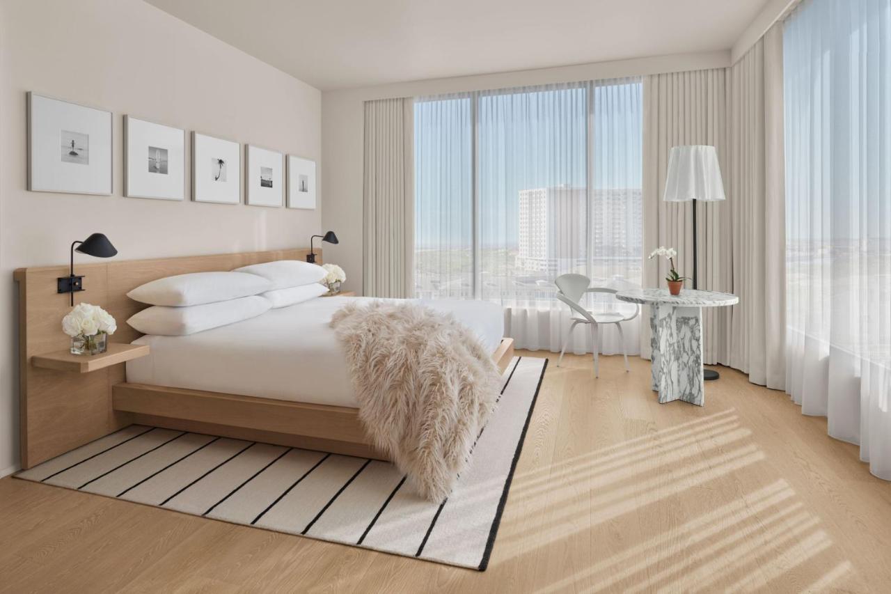 Bay Suite