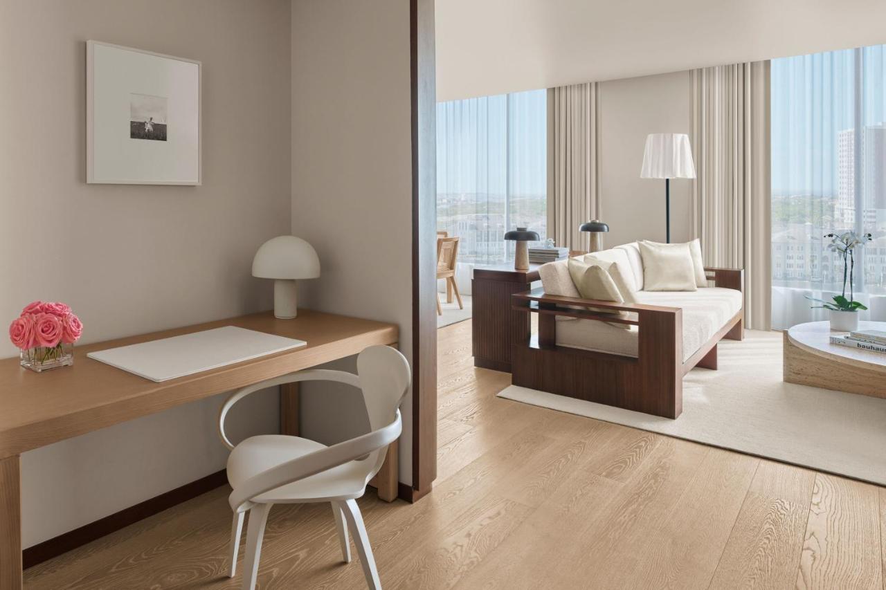 Bay Suite