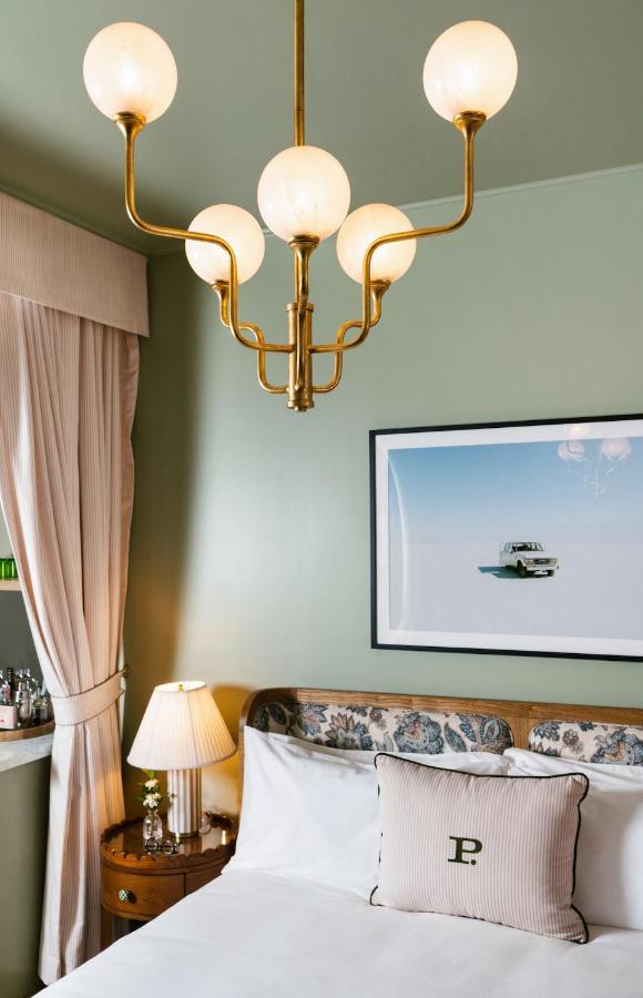 King Room with Roll-In Shower - Disability Access