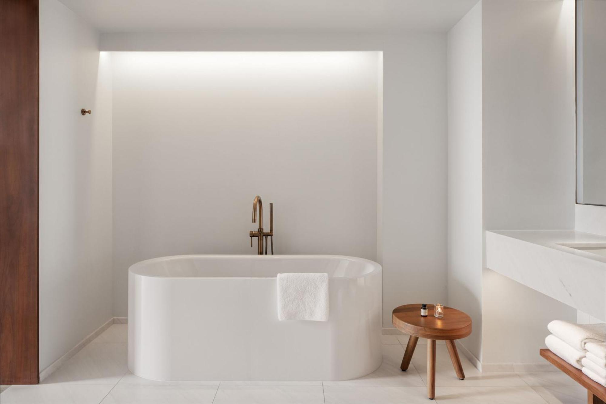 One-Bedroom King Suite