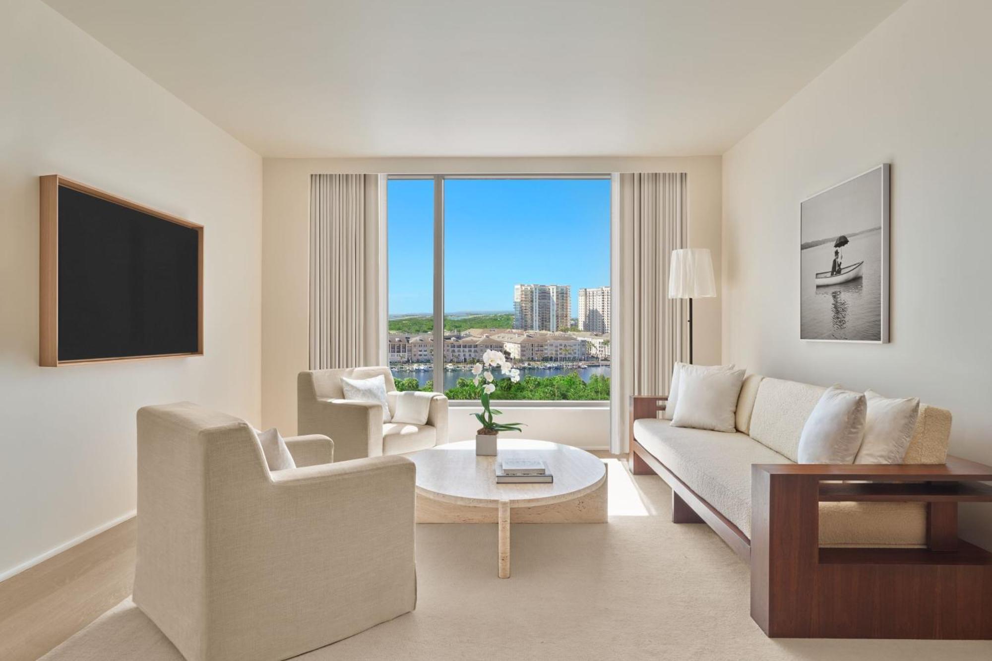 One-Bedroom King Suite