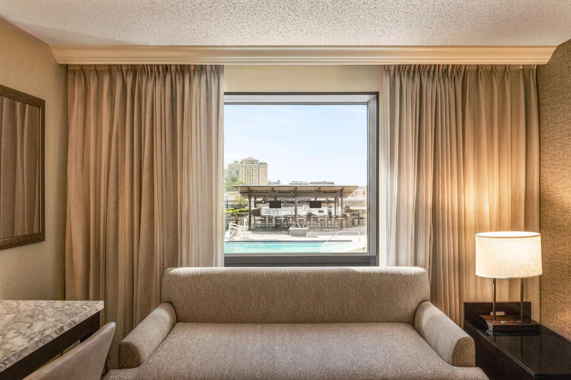 King Room Pool View