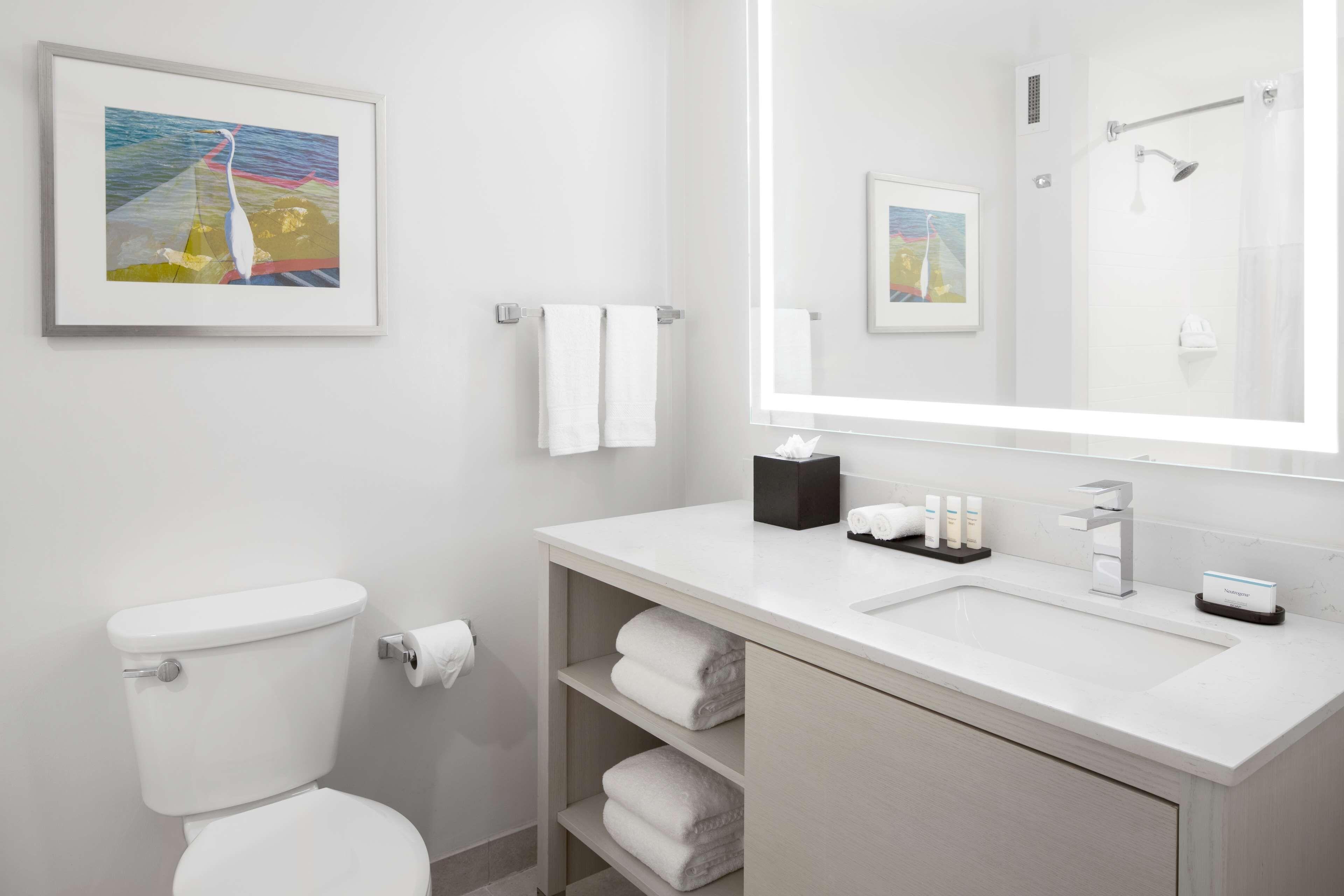Two Queen Room with Bay/Sunset View