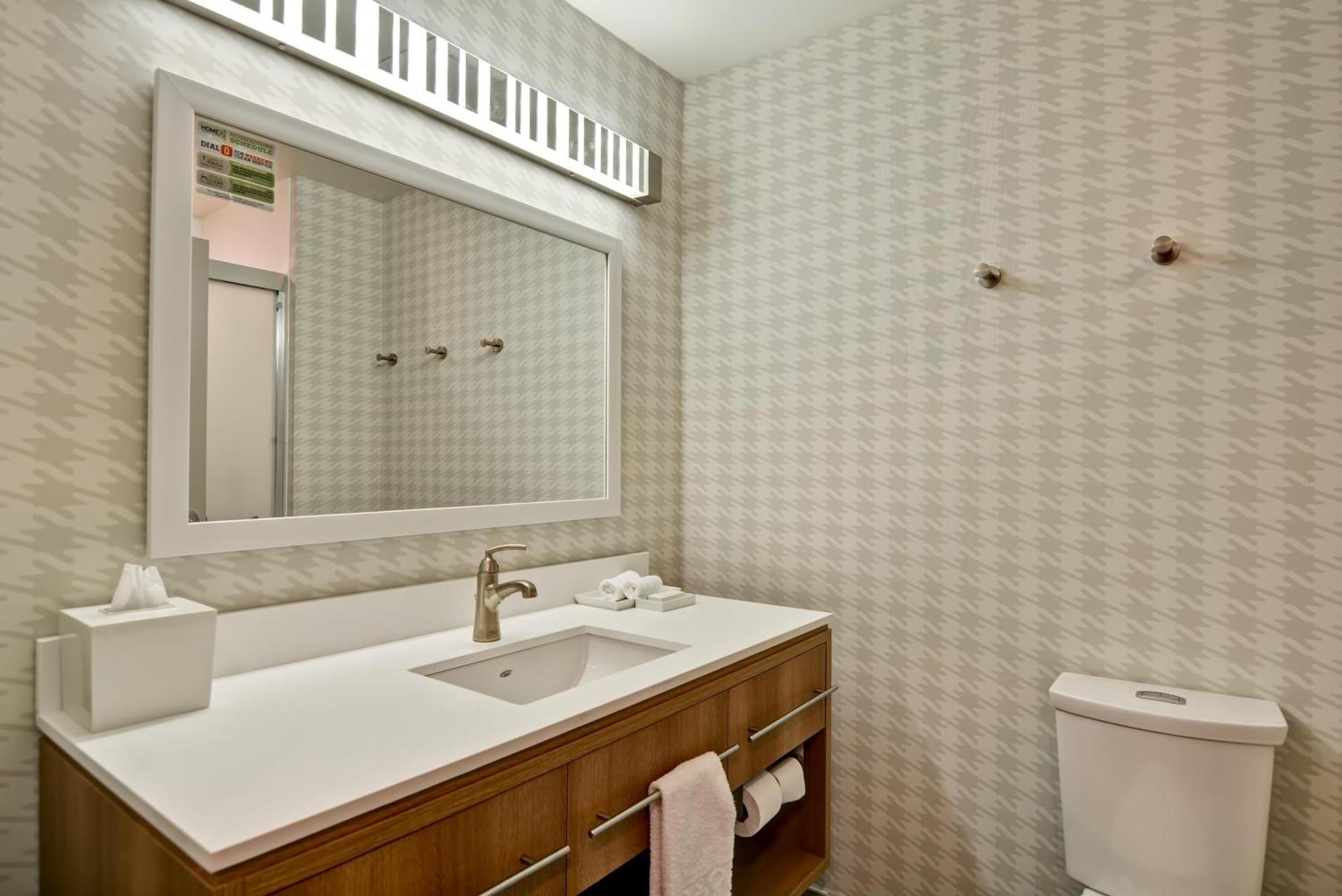 Pure Wellness King Studio Suite - Non-Smoking
