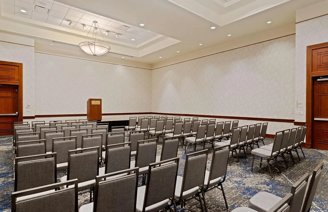 Embassy Suites By Hilton Tampa Usf Near Busch Gardens-1