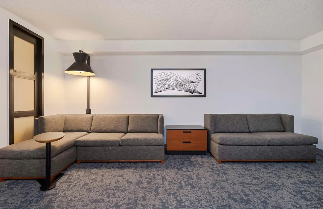 Hyatt Place Tampa Busch Gardens-1