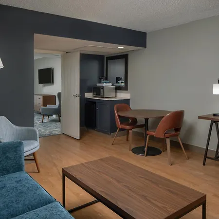 Four Points By Sheraton Suites Tampa Airport Westshore-3