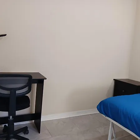 Hostel Tampa, 15 Minutes To Airport, Near Ybor City, Downtown, Self Check-In-2