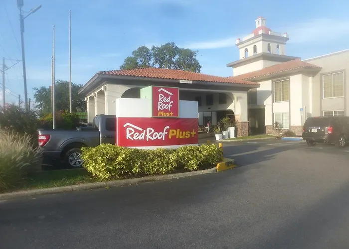 Red Roof Plus+ & Suites Tampa